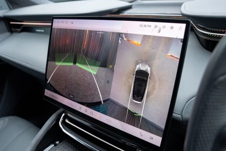Vehicle Image 6