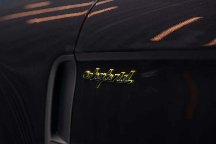 Vehicle Image 25