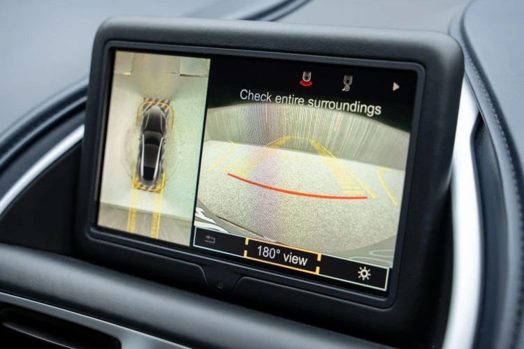Vehicle Image 8