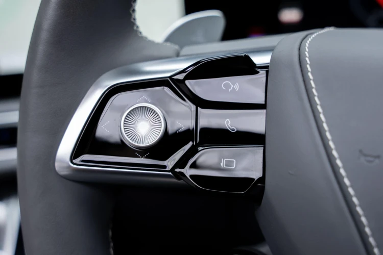 Vehicle Image 30