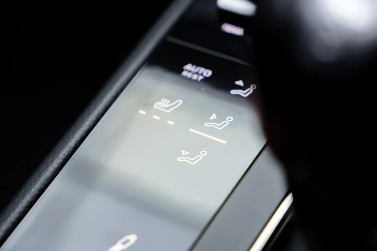 Vehicle Image 30