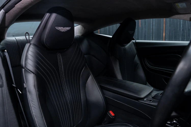 Vehicle Image 12