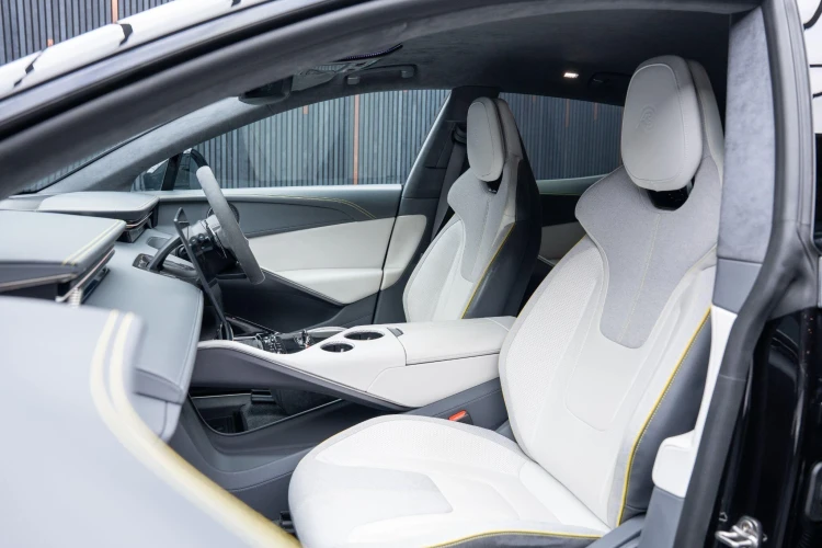 Vehicle Image 36