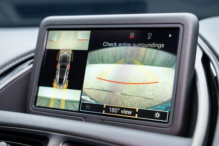 Vehicle Image 6