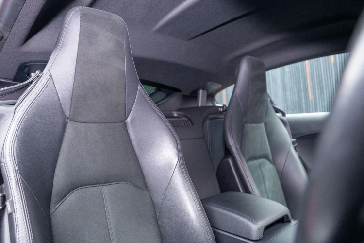 Vehicle Image 12