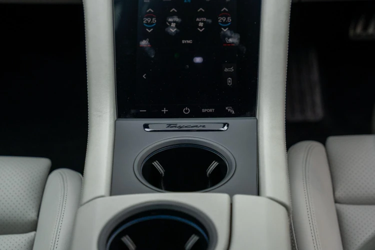Vehicle Image 40