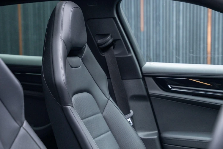 Vehicle Image 35