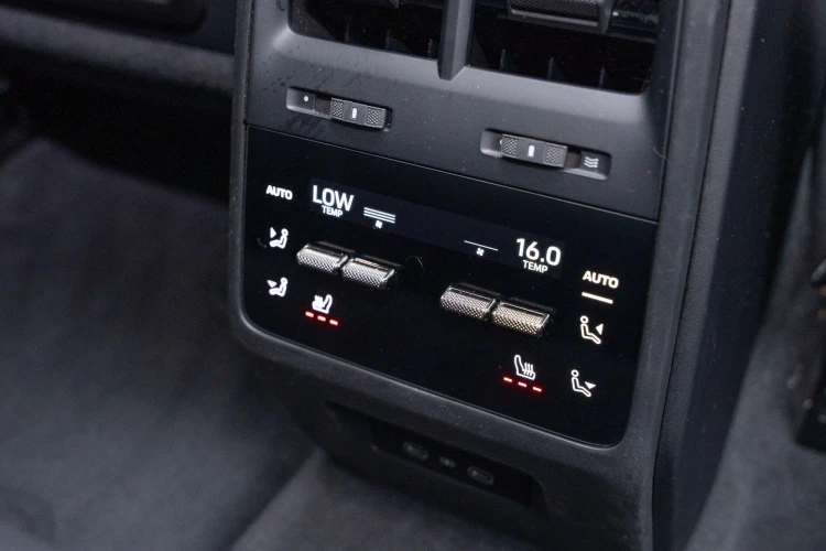 Vehicle Image 35