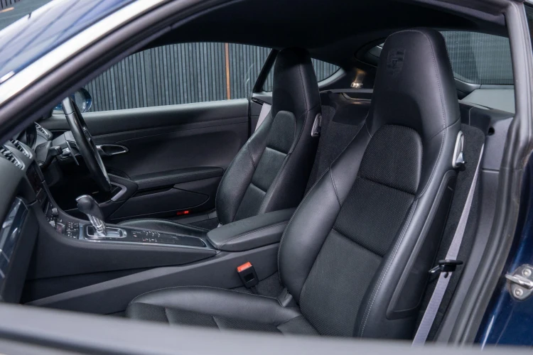 Vehicle Image 38