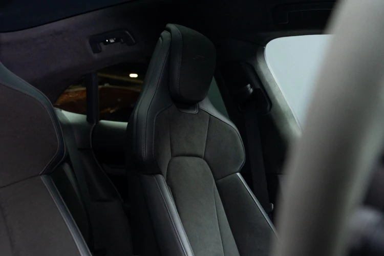 Vehicle Image 45