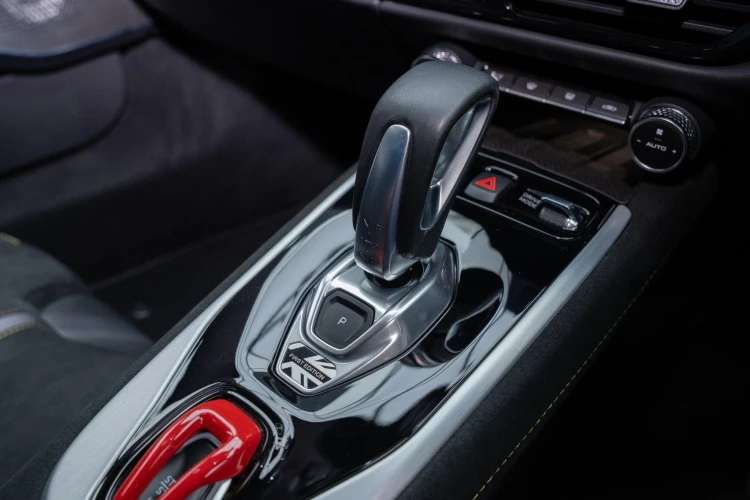 Vehicle Image 32
