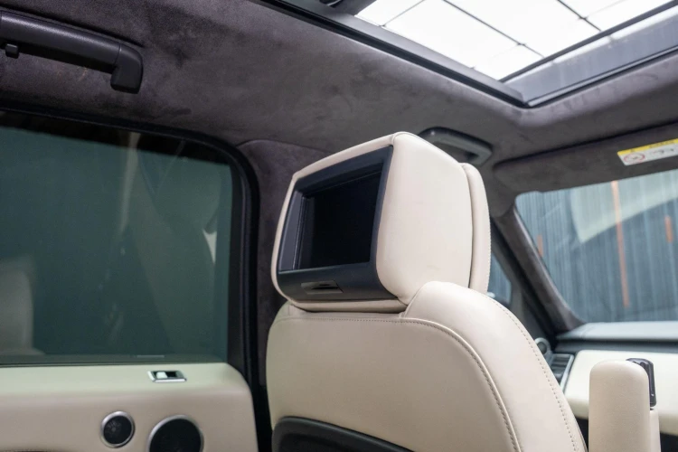 Vehicle Image 6