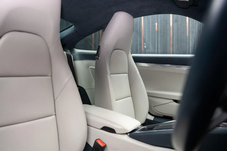 Vehicle Image 36