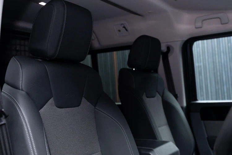 Vehicle Image 12