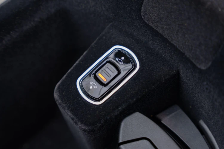 Vehicle Image 38