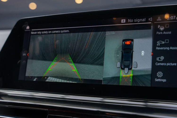 Vehicle Image 8