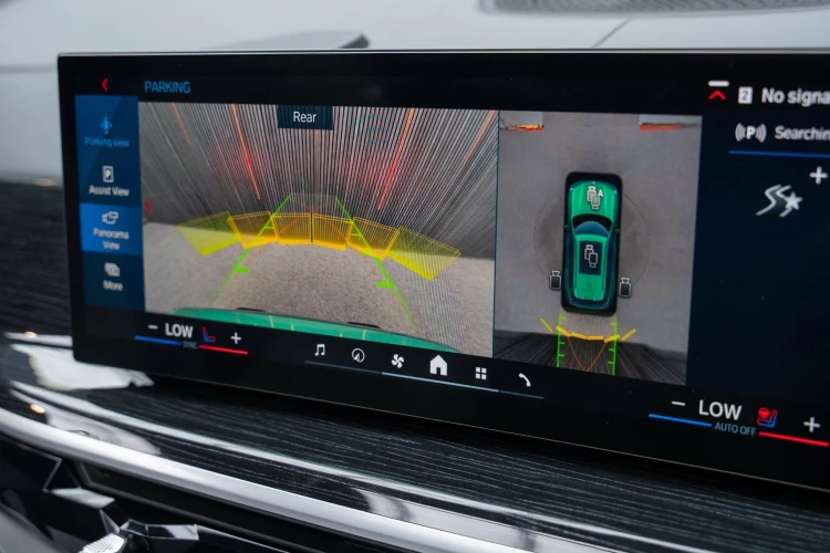 Vehicle Image 8