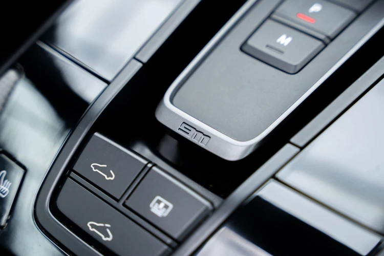 Vehicle Image 30