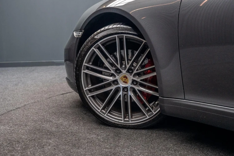 Vehicle Image 15
