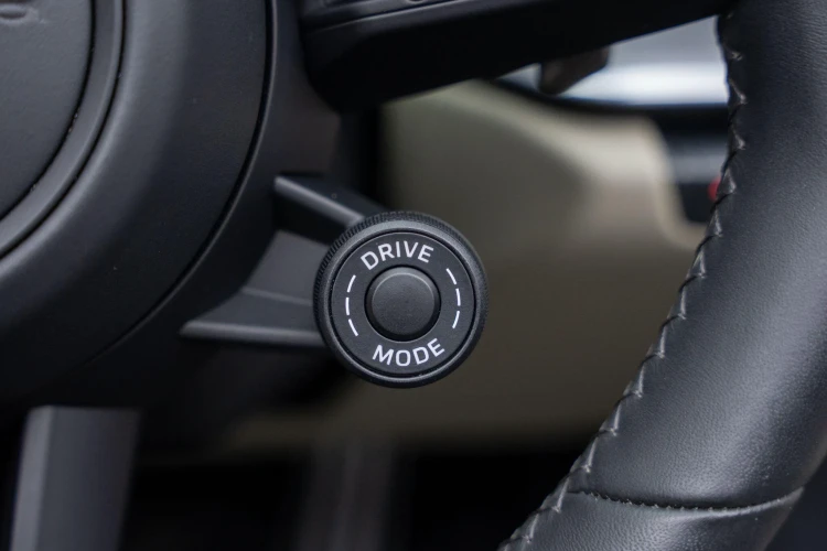Vehicle Image 40