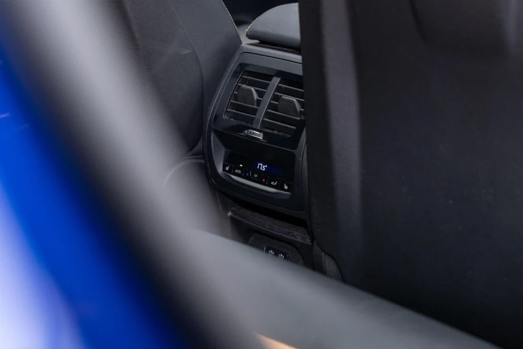 Vehicle Image 48