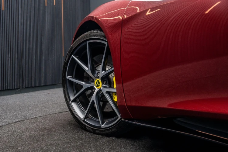 Vehicle Image 13