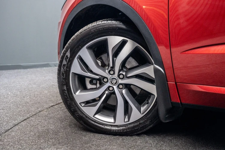 Vehicle Image 13