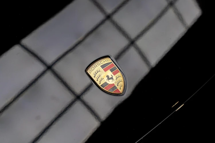 Vehicle Image 25