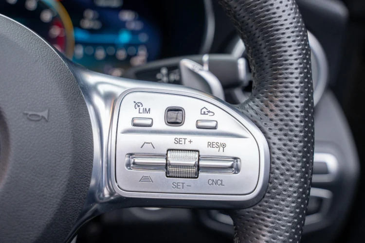 Vehicle Image 30