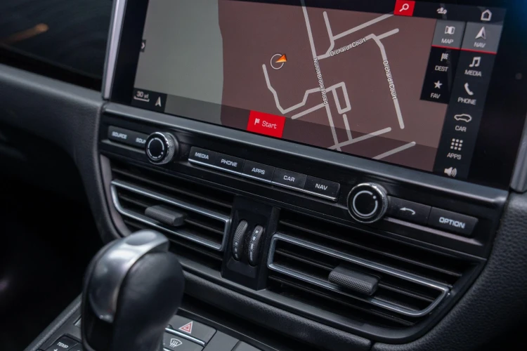 Vehicle Image 4