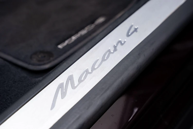 Vehicle Image 36