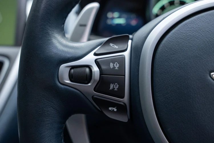 Vehicle Image 30