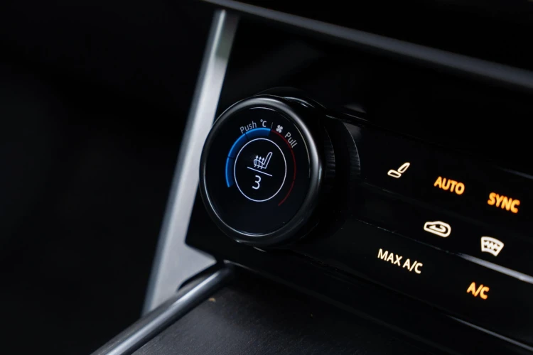 Vehicle Image 30