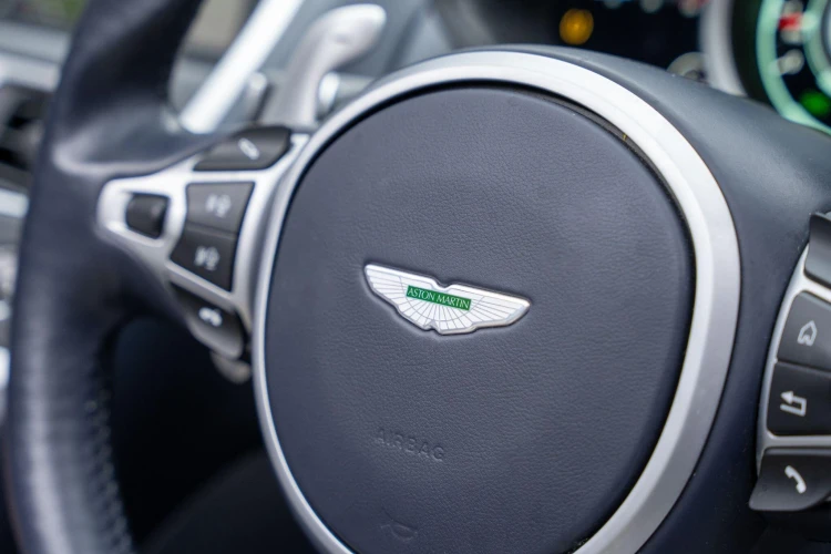Vehicle Image 18