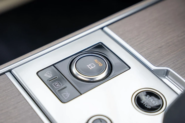 Vehicle Image 30