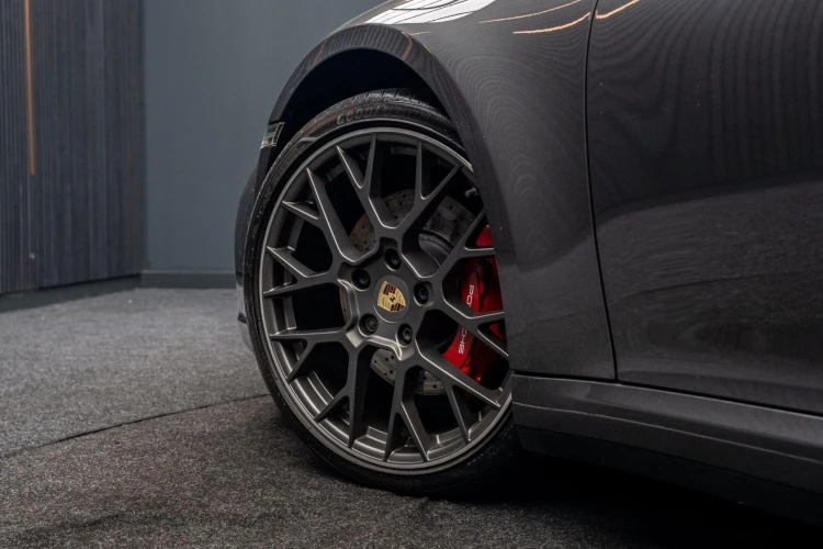 Vehicle Image 13