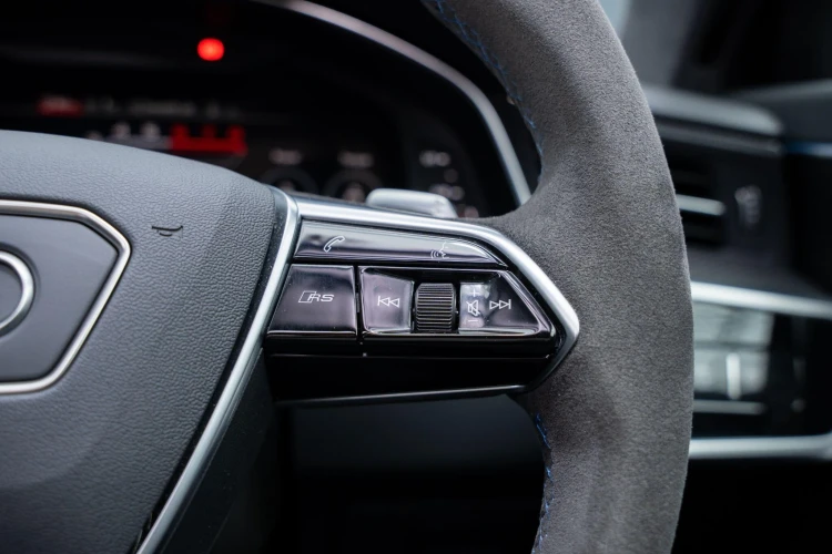 Vehicle Image 38