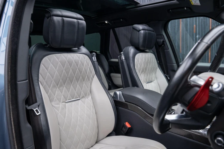 Vehicle Image 12