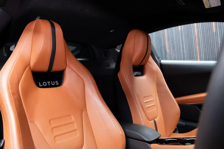 Vehicle Image 12