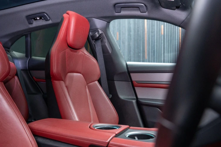 Vehicle Image 37