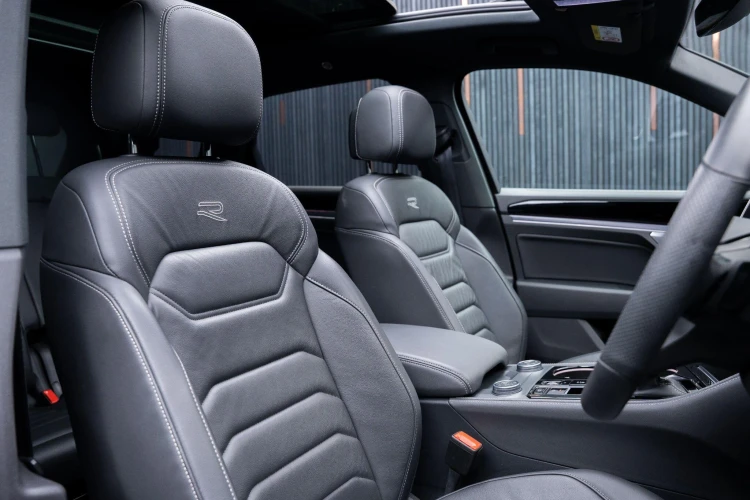 Vehicle Image 12