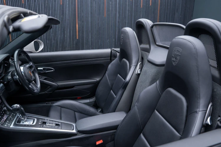 Vehicle Image 36