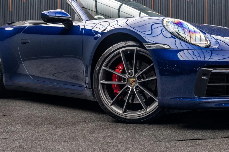 Vehicle Image 9