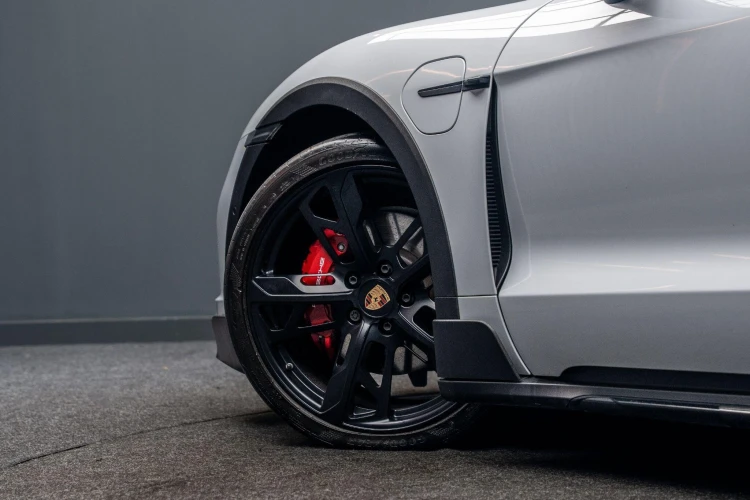 Vehicle Image 13