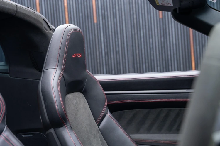 Vehicle Image 42