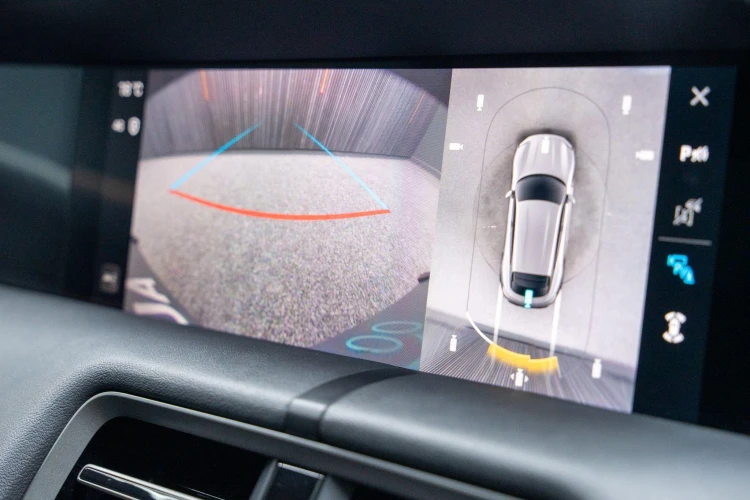 Vehicle Image 10