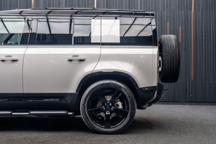 Vehicle Image 13