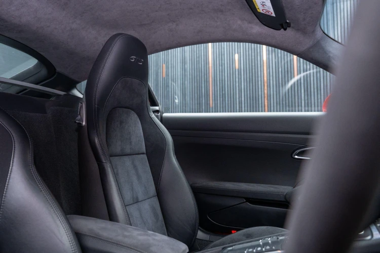 Vehicle Image 14