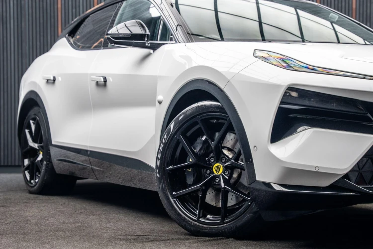 Vehicle Image 7