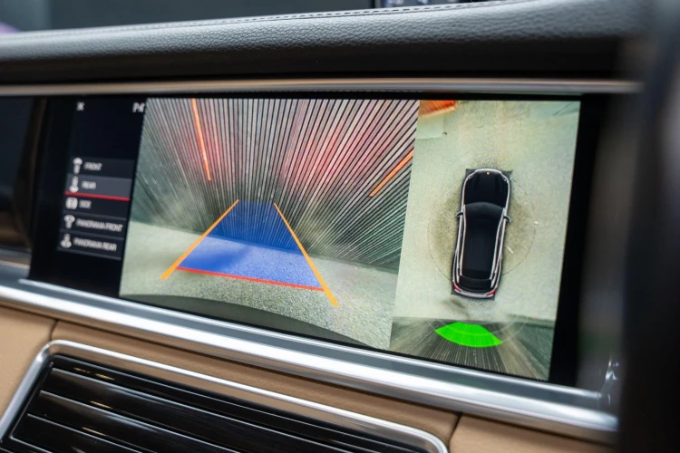 Vehicle Image 6